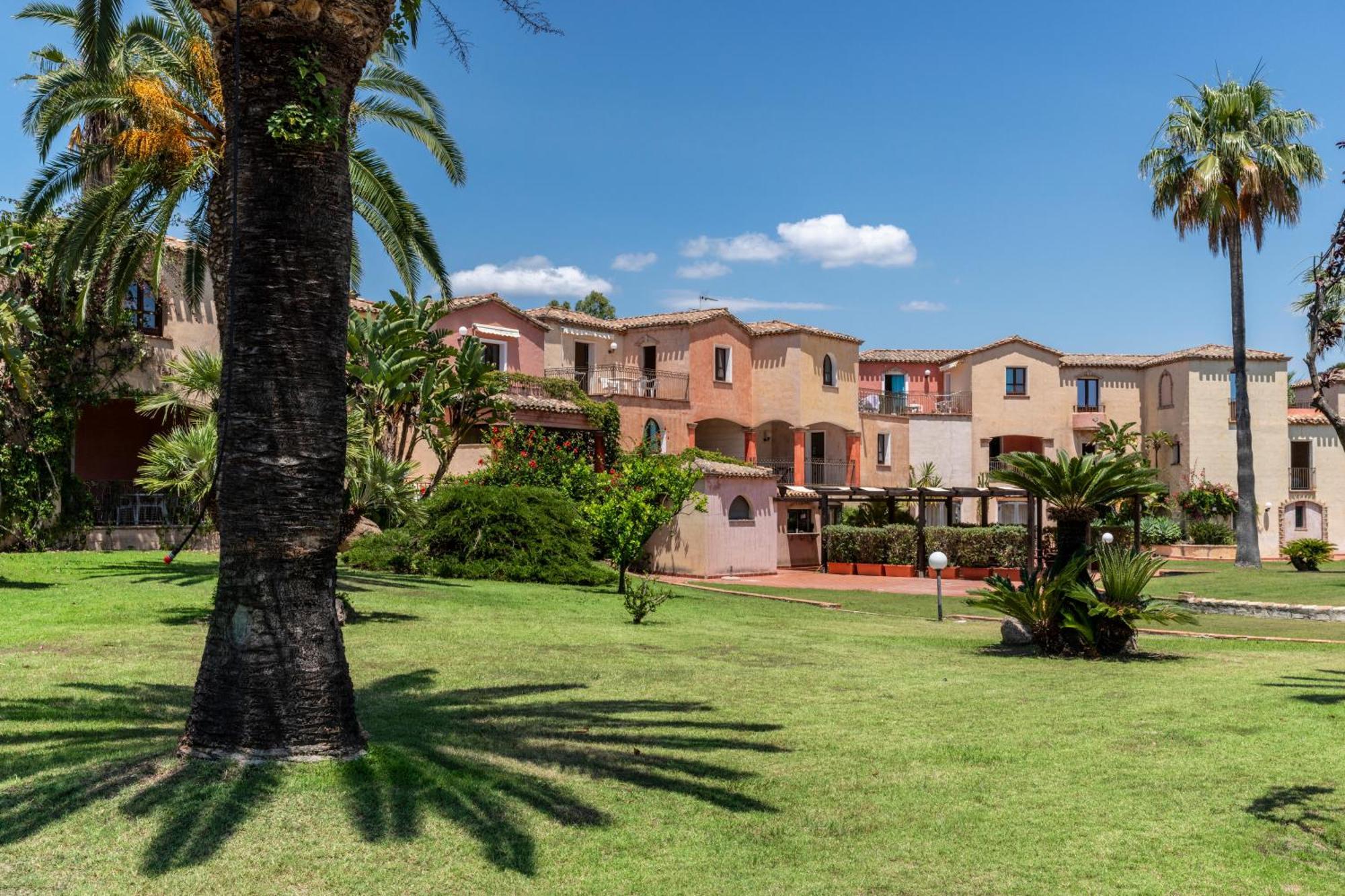 Baia Delle Palme Beach Santa Margherita di Pula Exterior photo